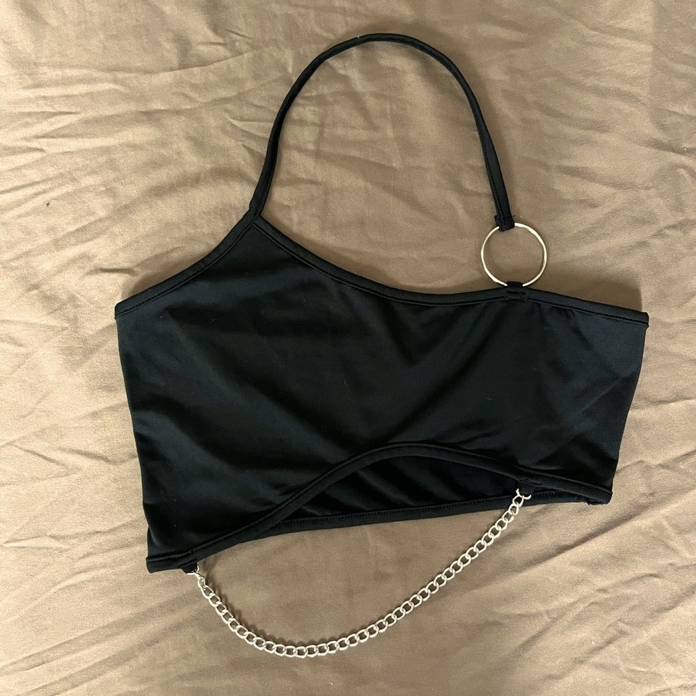 cropped halter black top with a chain